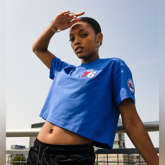 Pro Standard NBA Philadelphia 76ERS Classic Boxy Crop Tee Size Medium NWT - Picture 1 of 16